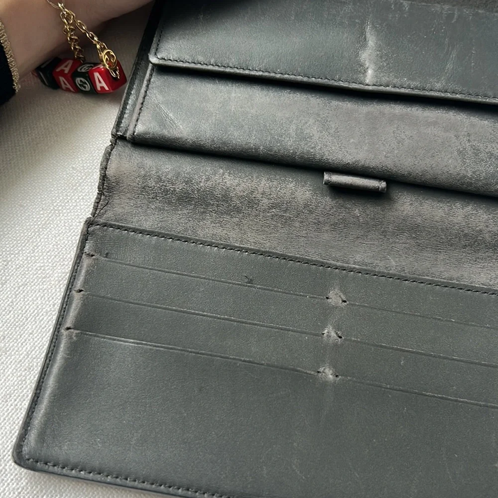 Louis Vuitton Gris Art Deco Monogram Vernis Sarah Wallet